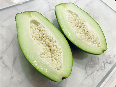 葉山島の「青パパイヤ」